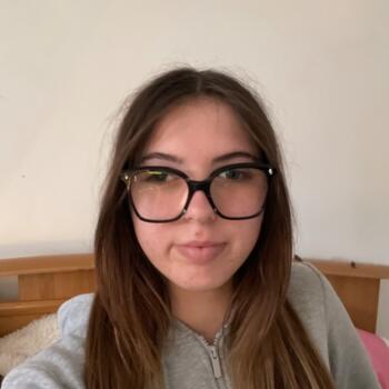 Babysitter in Saint-Martin-Boulogne: Ambre
