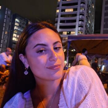 Babysitter in Florianópolis: Darla