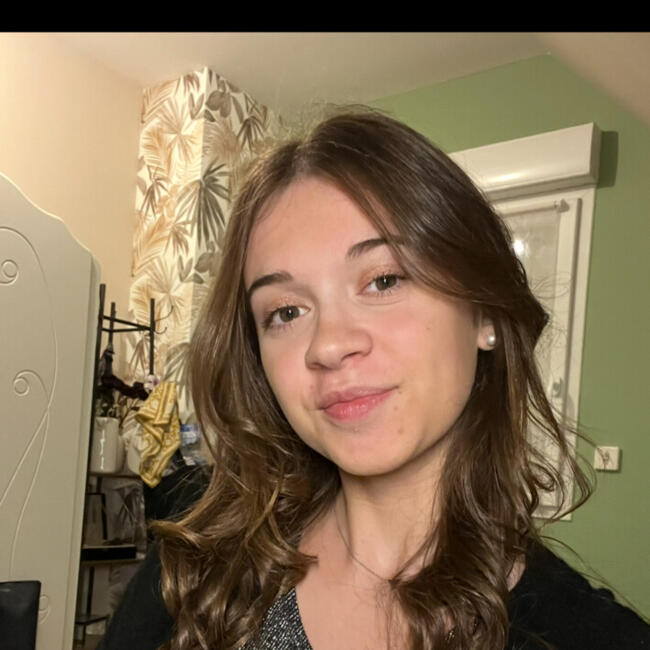 Babysitter in Quiestède: Hortense