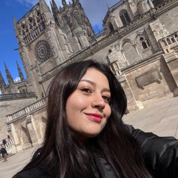 Babysitter in Burgos: Damaris Ruiz