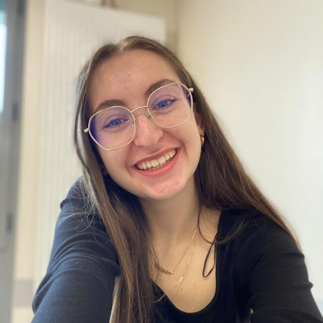 Babysitter in Villeurbanne: Chloë