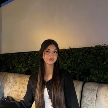 Babysitter in Kenley: Zoha