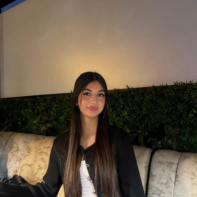 Babysitter in Kenley: Zoha