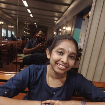 Pengasuh di Gelang Patah: Nanthini