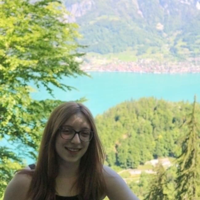 Babysitter in Zug: Angela