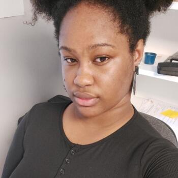 Babysitter Job in Virton: Babysitter Job Gloria