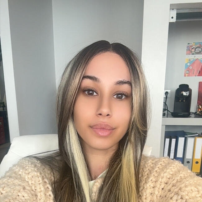 Babysitter in Décines-Charpieu: Melissa