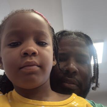 Babysitting job in Kingston: babysitting job Clive