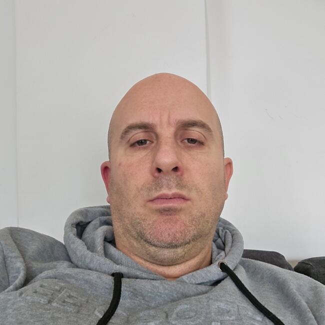 Babysitter in Villeneuve-sur-Auvers: Sylvain