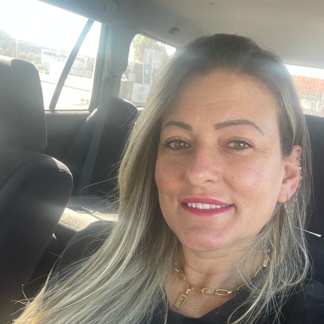Babysitter in Rio de Mouro: Francielly