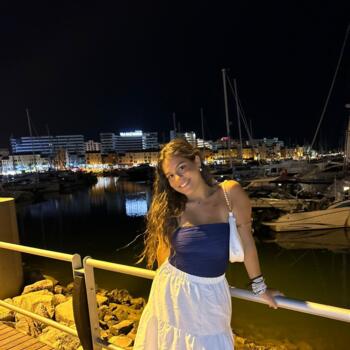 Babysitter in Braga: Nicole