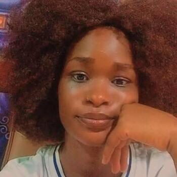 جليسة أطفال في أبوظبي: Mirembe