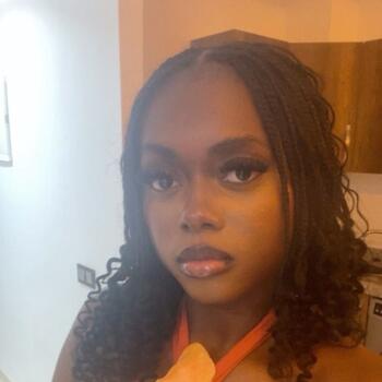 Babysitter in Parla: Aishat