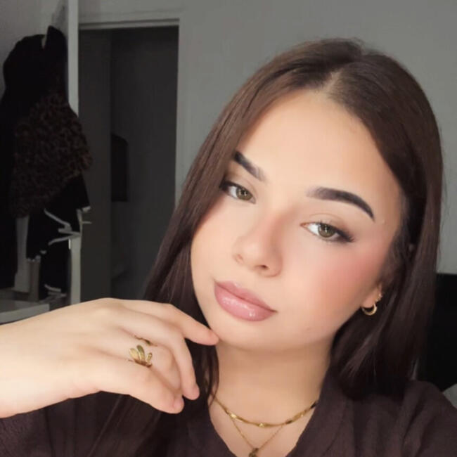 Babysitter in Alençon: Yasmine