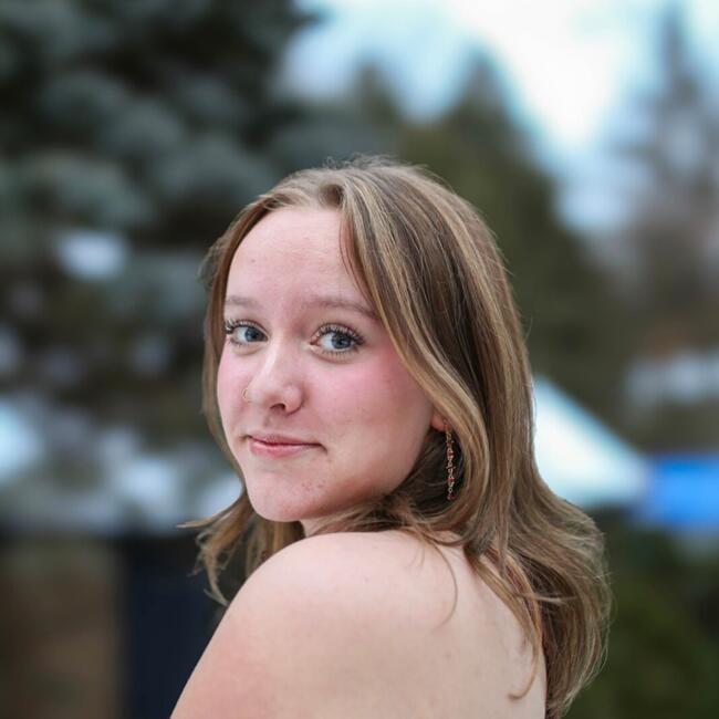 Babysitter in Excelsior: Ellie