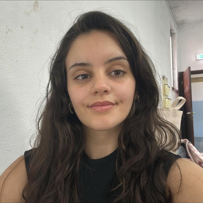 Babysitter in Rio Tinto: Luana
