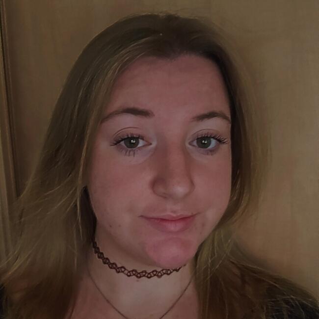 Babysitter in Montfrin: Lynda