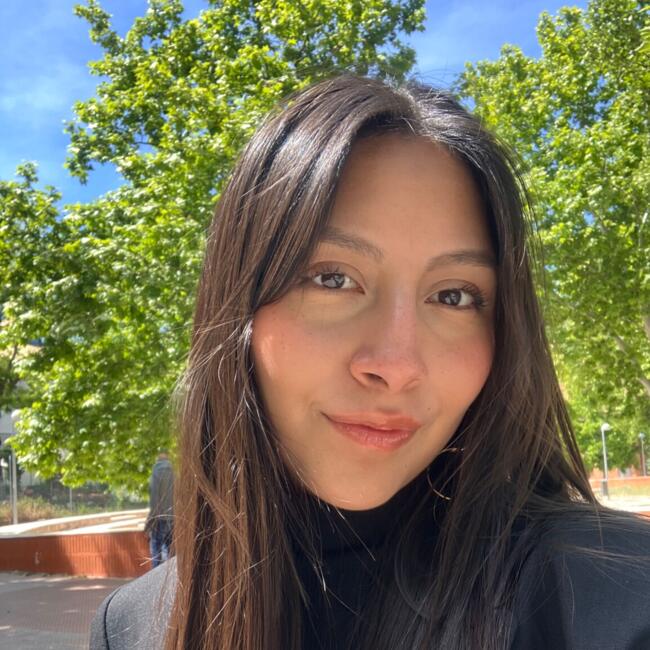 Canguro en Sevilla: Micaela