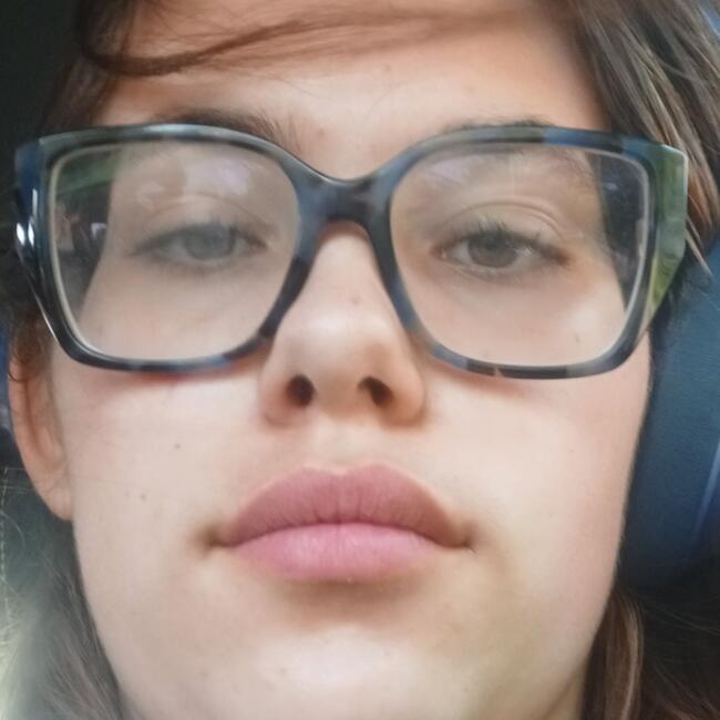 Babysitter in Malle: Lyana