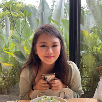 Pengasuh Petaling Jaya: Ashley