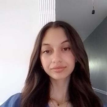 Babysitter in Le Havre: Dina