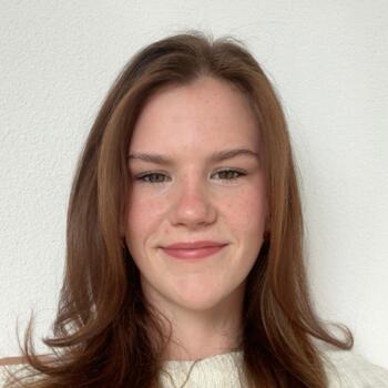 Babysitter in Poitiers: Maely