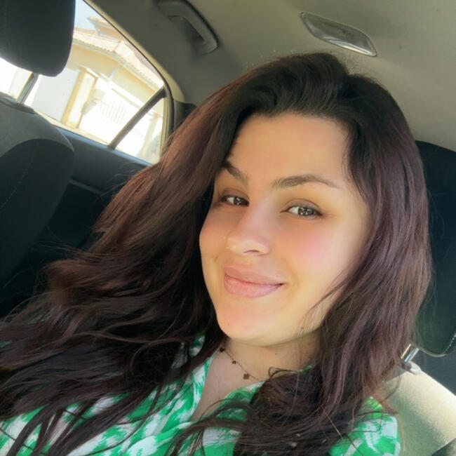 Babysitter in Saint-Prim: Marine