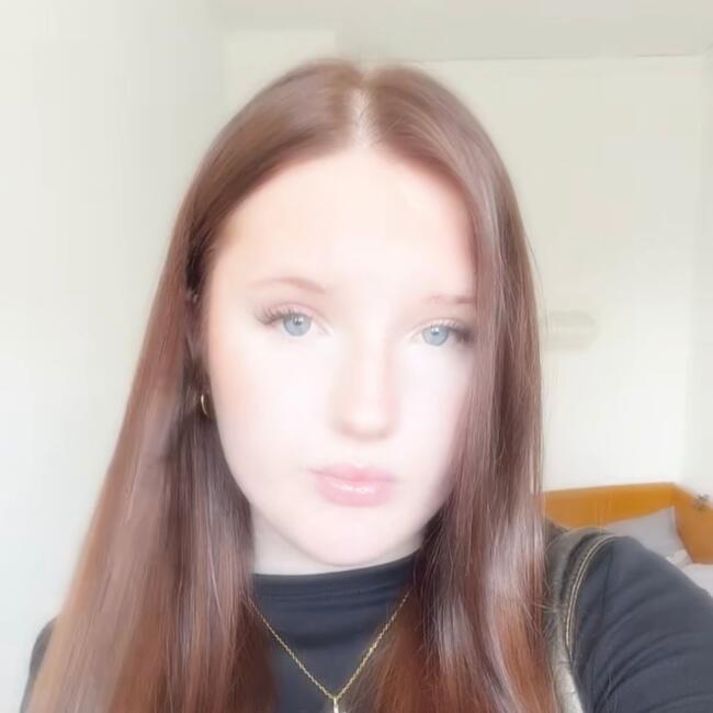 Babysitter in Amiens: Hélèna