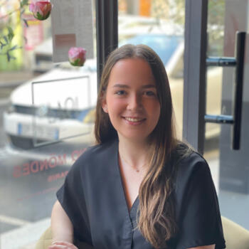 Babysitter in Saint-Planchers: Marie