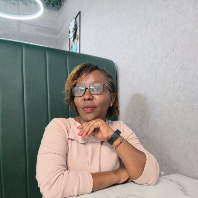 جليسة أطفال في دبي: Nancy