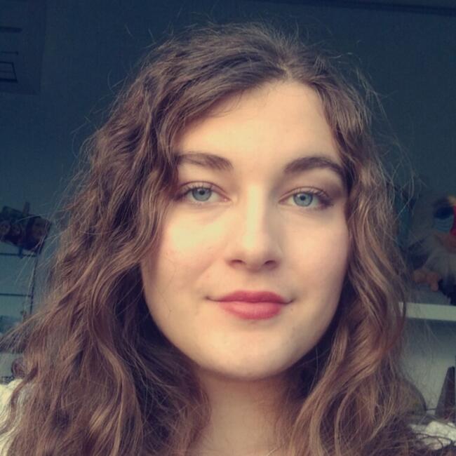Babysitter in Champs-sur-Marne: Marion