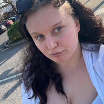 Babysitter in Southampton: Yuna