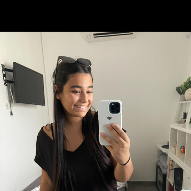 Babysitter em Nice: Donia