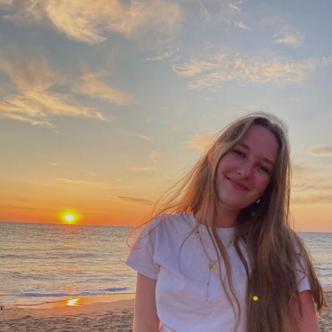 Babysitter in Caen: CAMILLE