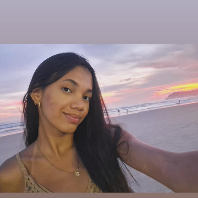 Babá em Guarujá: Leorany