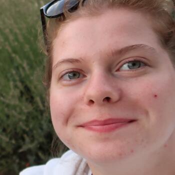 Babysitter in Pessac: Elodie