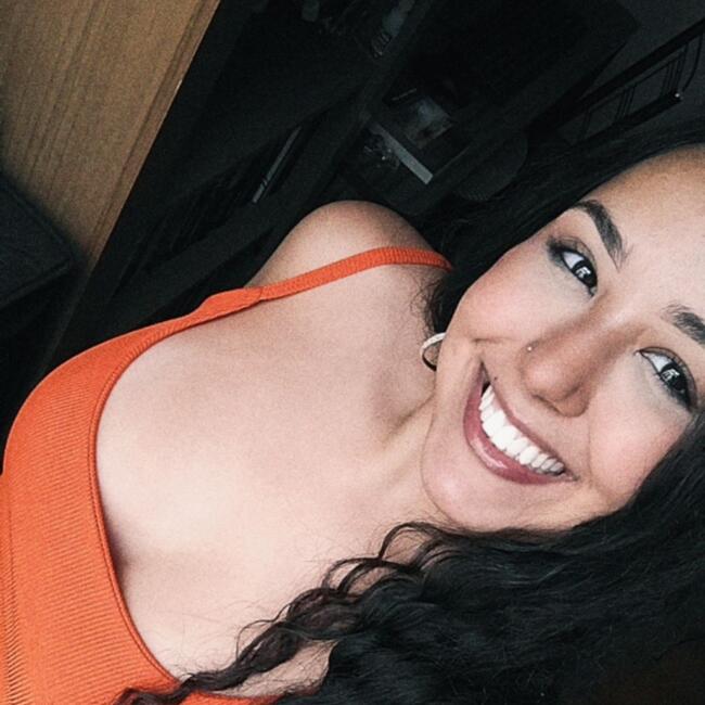 Babá em Contagem: Yasmin