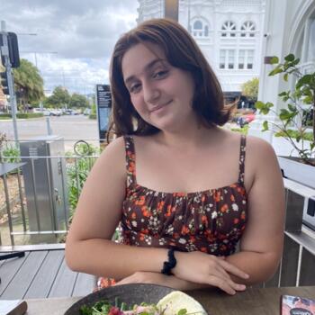 Babysitter in Cairns: Molly