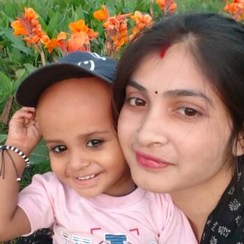 बेबीसिटर नोएडा: Rubi