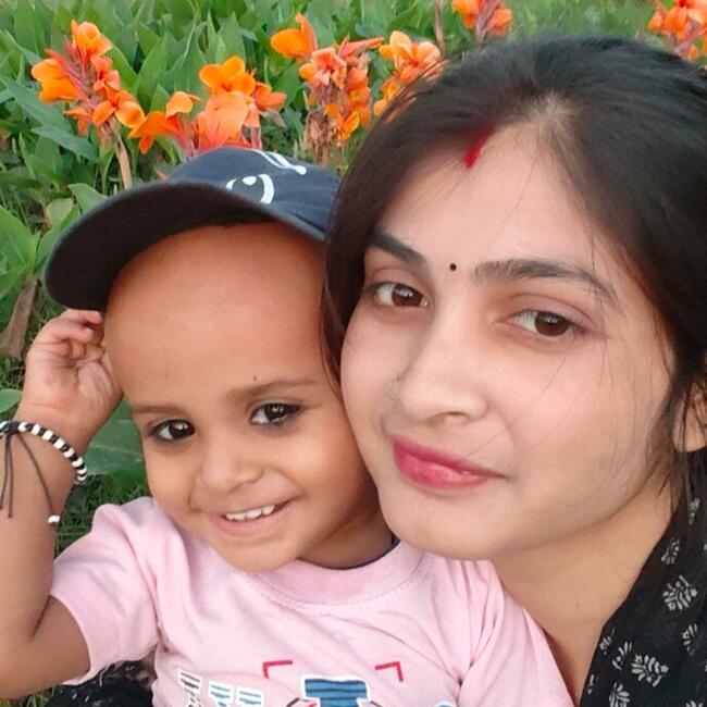 नोएडा में बेबीसिटर: Rubi
