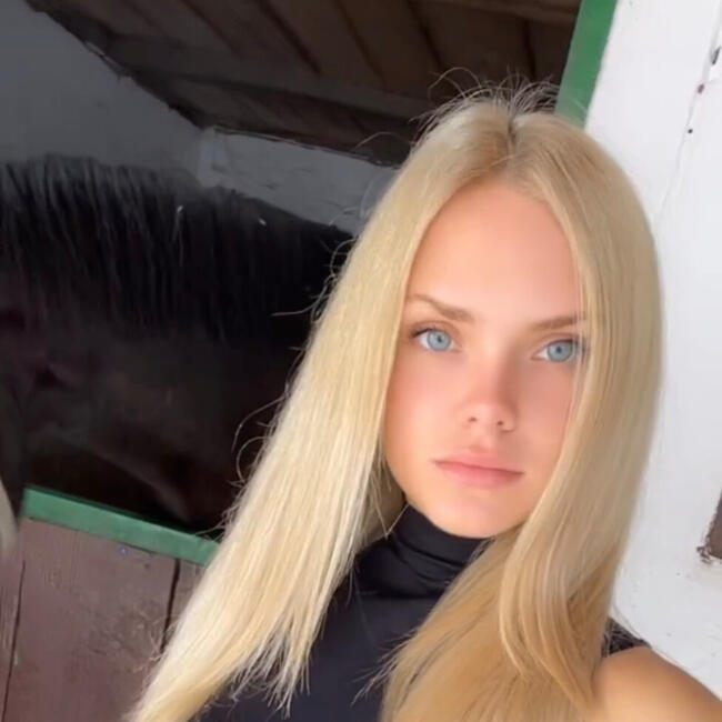 Bebisiterka u Beograd: Mina