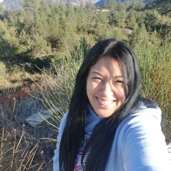 Babysitter in Long Beach: Leticia