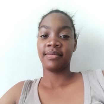 Babysitter Portmore: Stacyann