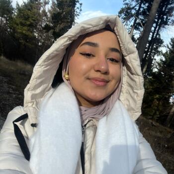 جليسة أطفال في رادس: Lamis