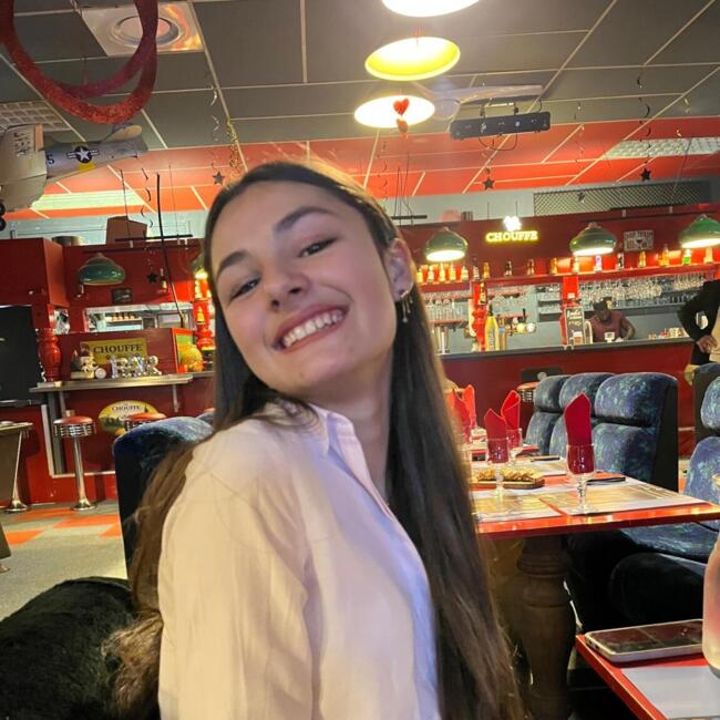 Babysitter in Pignans: Agathe