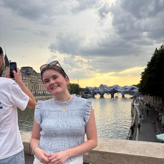 Babysitter in Paris: Clémence