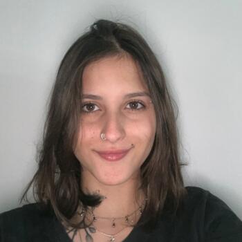 Babysitter in Votorantim: Julia