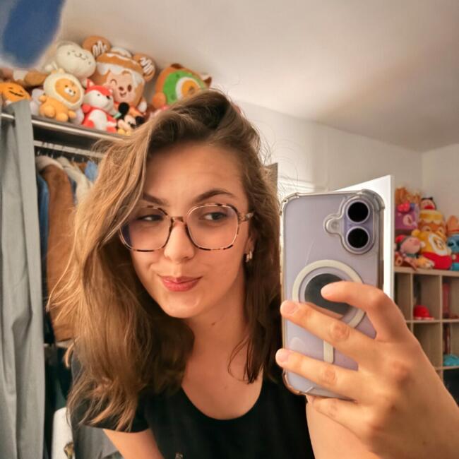 Babysitter in Auxerre: Yoina