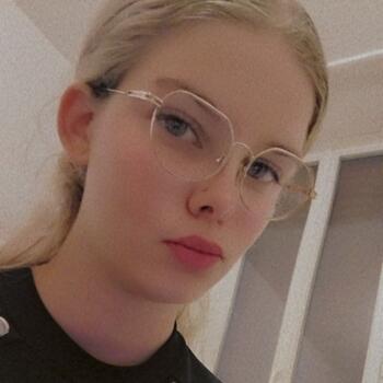 Babysitter in Riorges: Louna