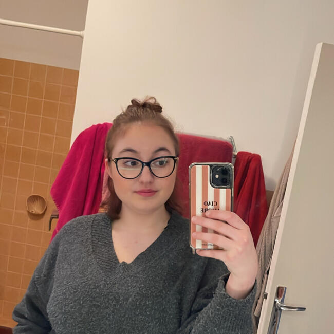 Babysitter in Manosque: Margaux